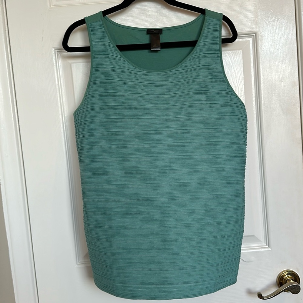 NWOT Ann Taylor sleeveless tank shirt Large  Green color